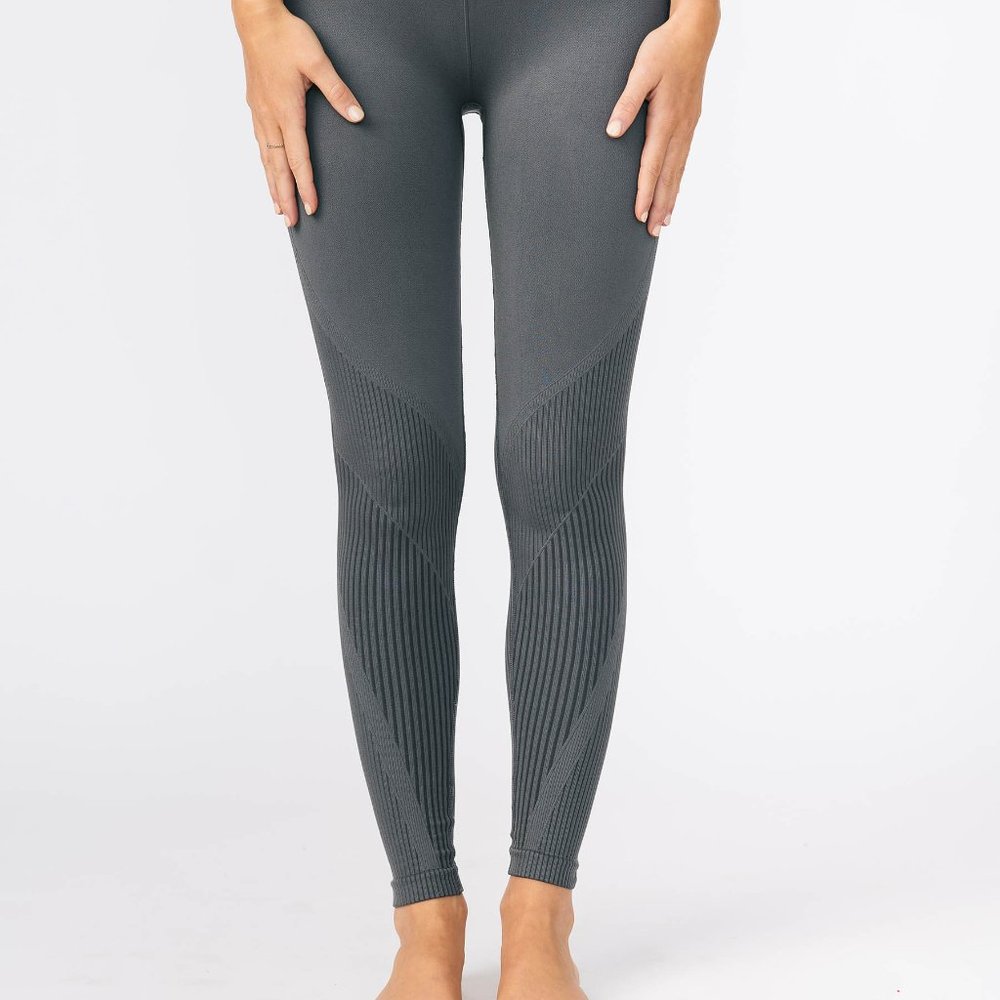 ZYIA Gray Grid Performance Hi-Rise 7/8 24"